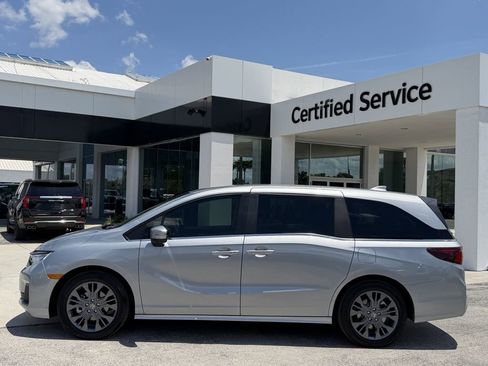 Used 2026 Honda Odyssey Touring image 8