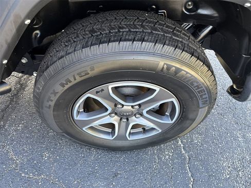 Used 2022 Jeep Wrangler Sport S image 11