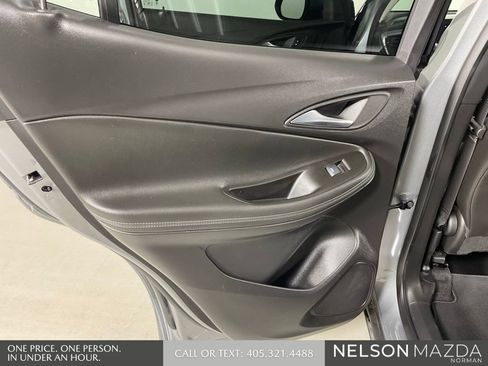 Used 2025 Buick Encore GX Preferred FWD image 19