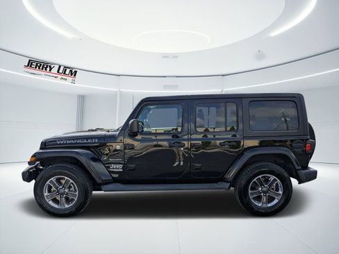 Used 2018 Jeep Wrangler Unlimited Sahara AWD/4WD image 6