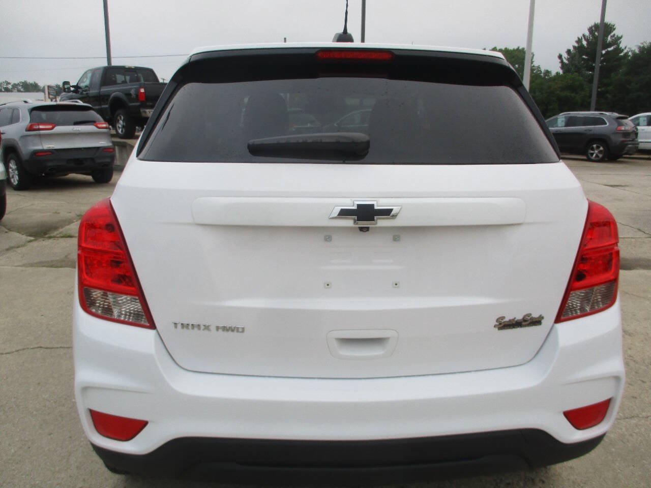 Used 2020 Chevrolet Trax LS w/ Tint and Cruise Package AWD/4WD image 5