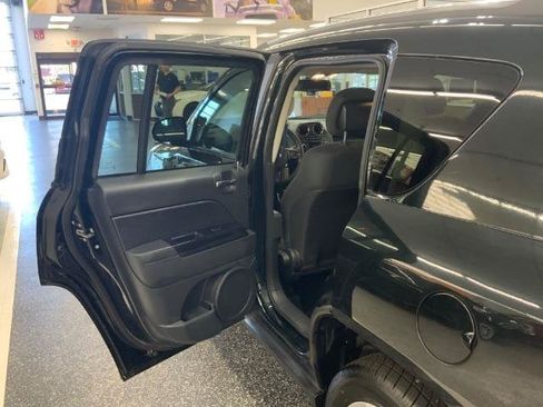 Used 2013 Jeep Compass Sport AWD/4WD image 27