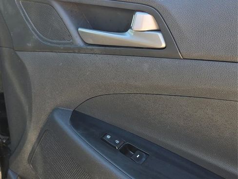 Used 2018 Hyundai Tucson SE w/ Cargo Package image 13