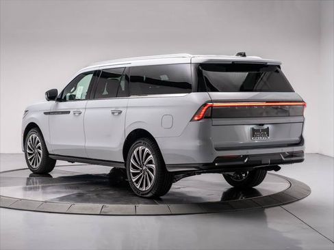 New 2026 Lincoln Navigator L Black Label AWD/4WD image 3