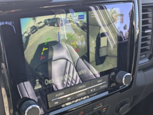 Used 2024 Nissan Frontier PRO-4X w/ Pro Convenience Package image 12