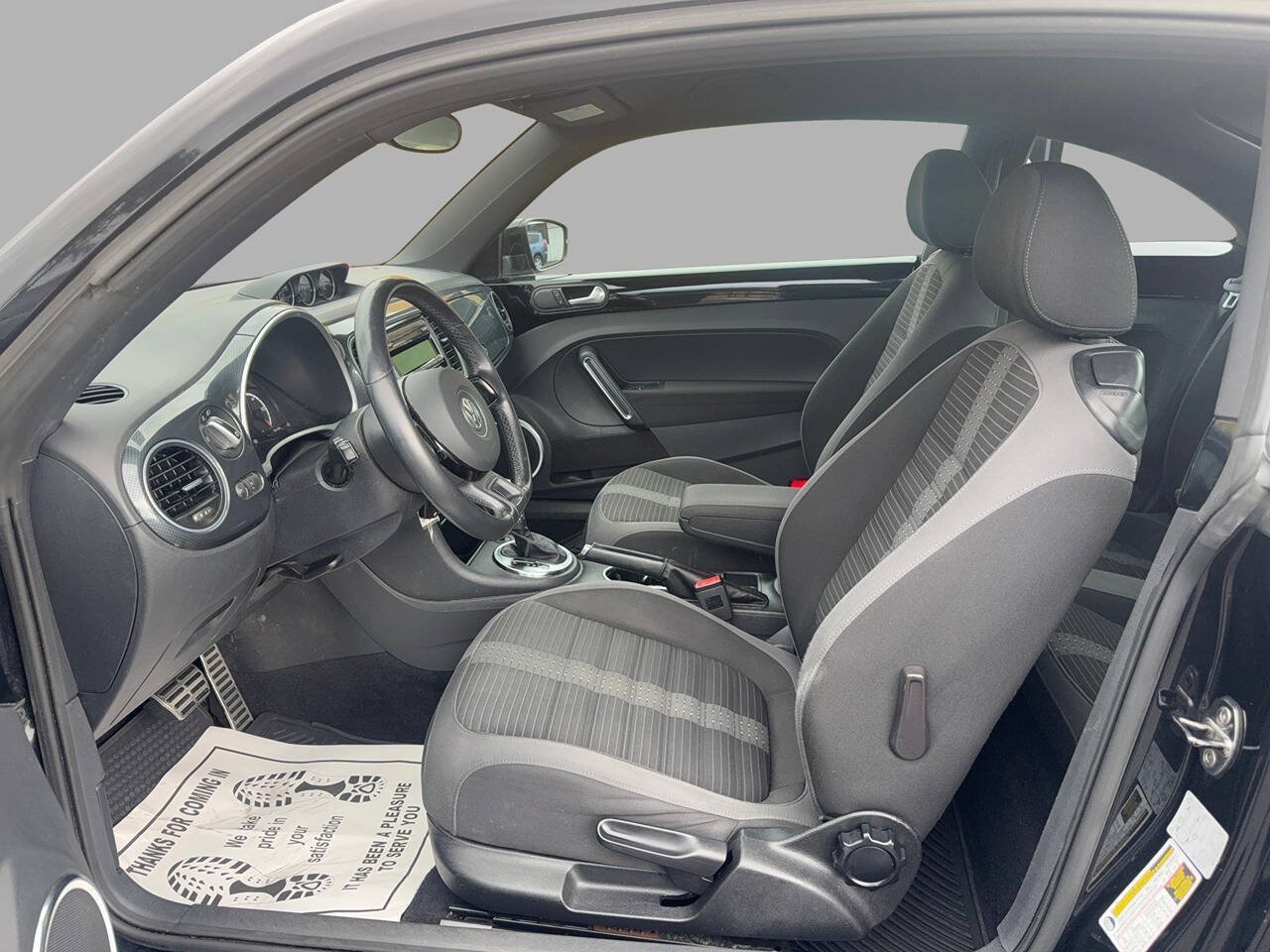 Used 2013 Volkswagen Beetle 2.0T FWD image 12