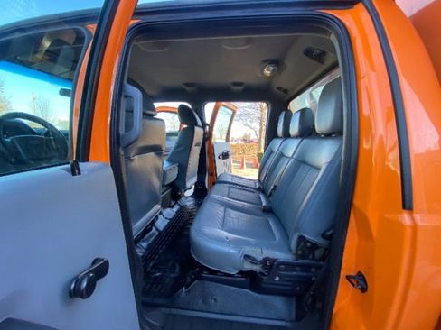 Used 2013 Ford F550 Full Dump and Plows w/ Payload Upgrade Pkg image 19