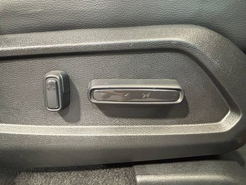 Used 2025 Honda Pilot TrailSport image 37