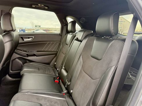 Certified 2020 Ford Edge ST w/ Cold Weather Package image 11