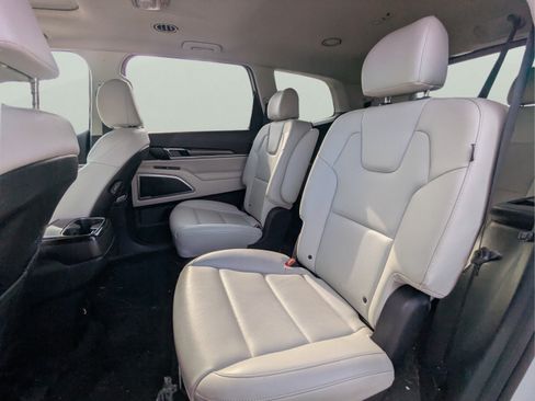 Used 2024 Kia Telluride S w/ S Sunroof Package FWD image 10