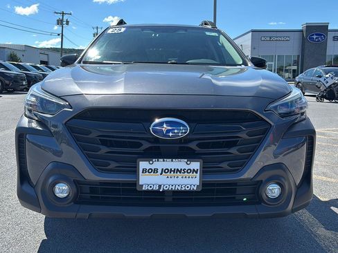 Used 2025 Subaru Outback Onyx Edition AWD/4WD image 9