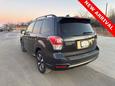 Used 2017 Subaru Forester 2.5i Premium image 5