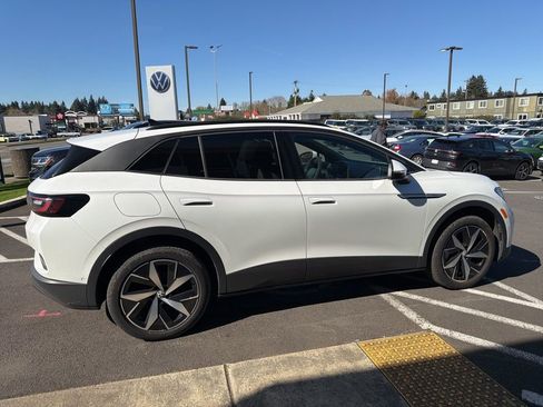 Used 2023 Volkswagen ID.4 Pro S image 4