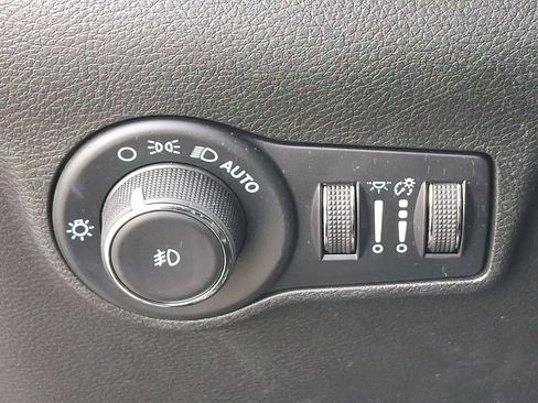 Used 2022 Jeep Compass Limited image 24