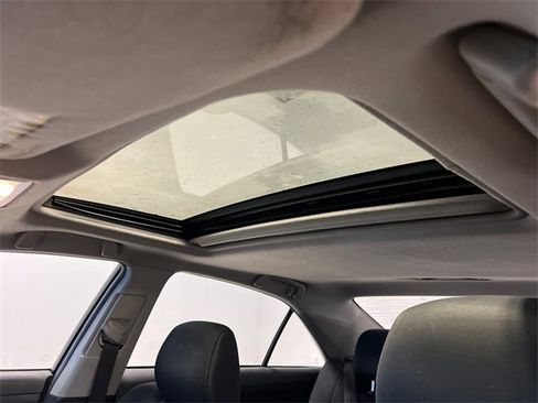 Used 2011 Toyota Camry SE image 23