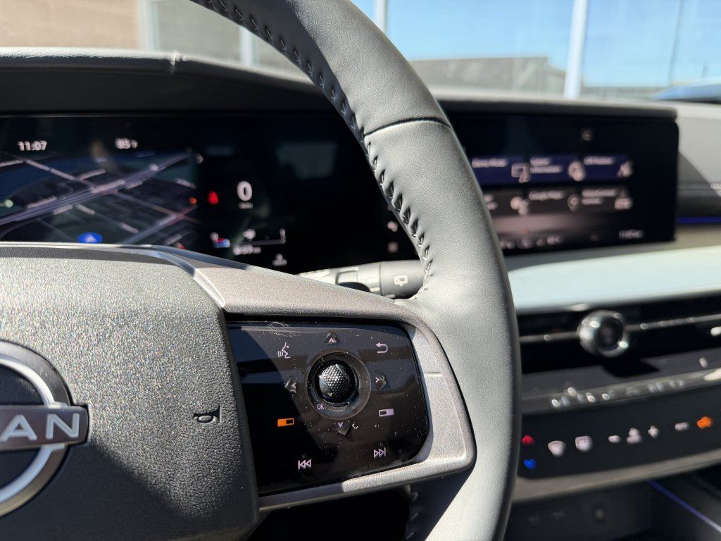 Used 2025 Nissan Murano SL AWD/4WD image 28