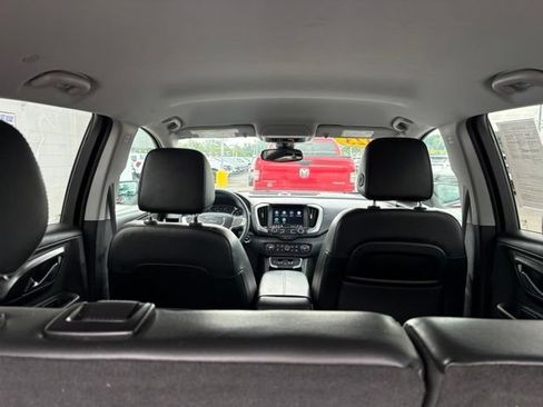 Used 2023 GMC Terrain SLT FWD image 33