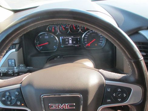 Used 2020 GMC Yukon SLT w/ Enhanced Security Package AWD/4WD image 32