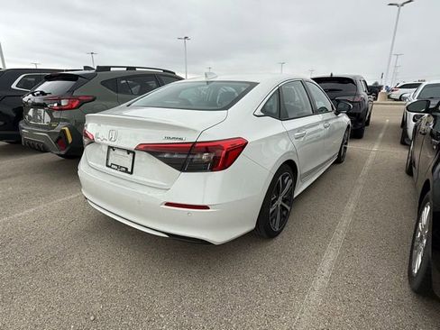 Used 2024 Honda Civic Touring image 2