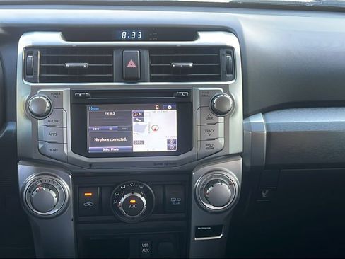 Used 2018 Toyota 4Runner SR5 AWD/4WD image 14