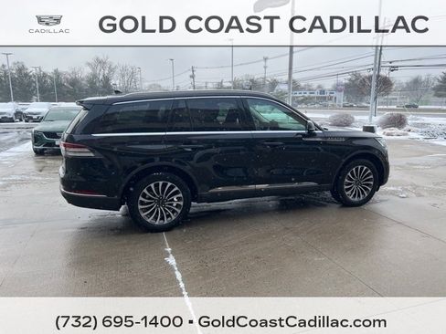 Used 2023 Lincoln Aviator AWD w/ Premium Package image 4