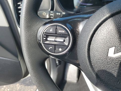 Used 2024 Kia Soul S FWD image 12