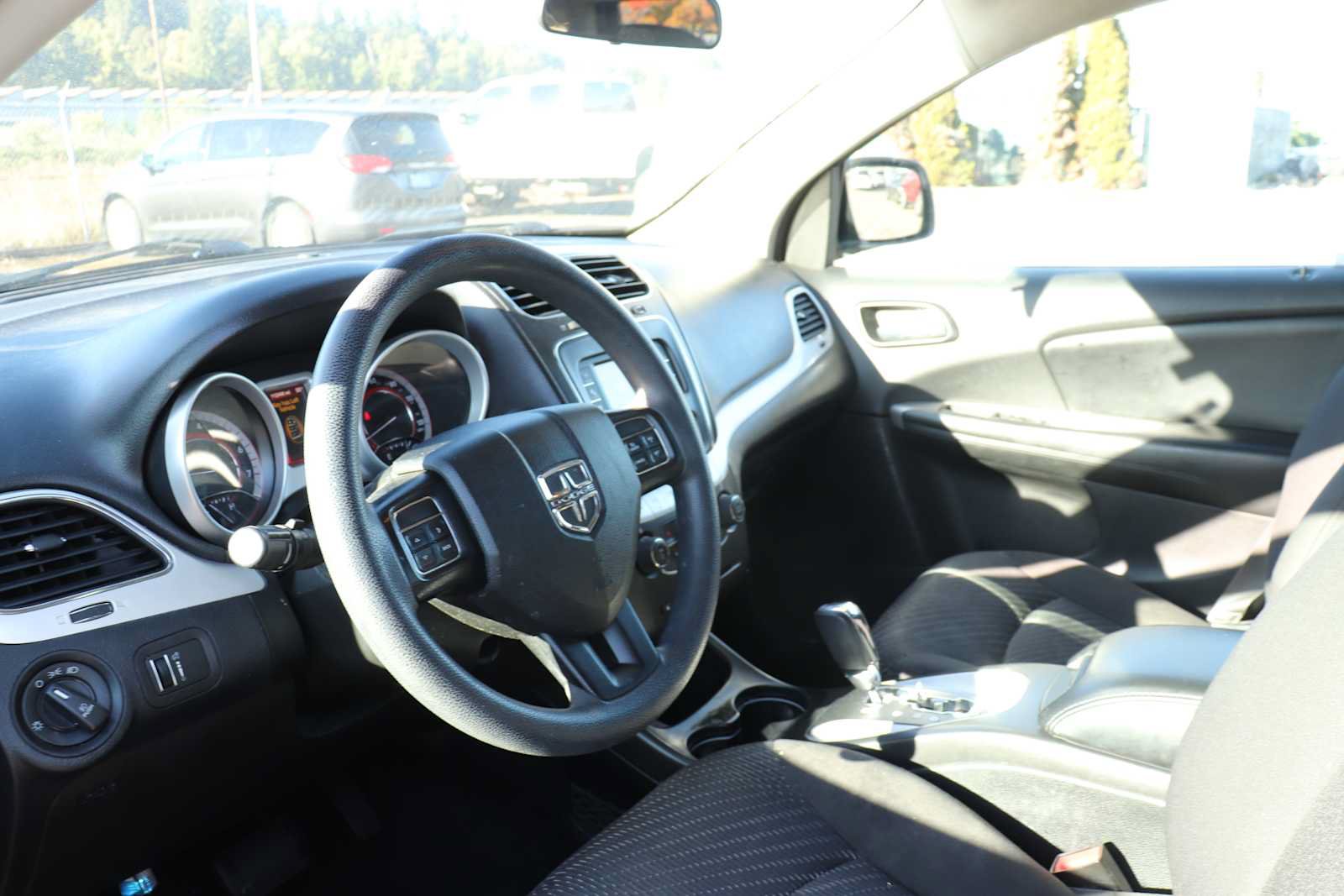 Used 2015 Dodge Journey SXT w/ Flexible Seating Group FWD image 10
