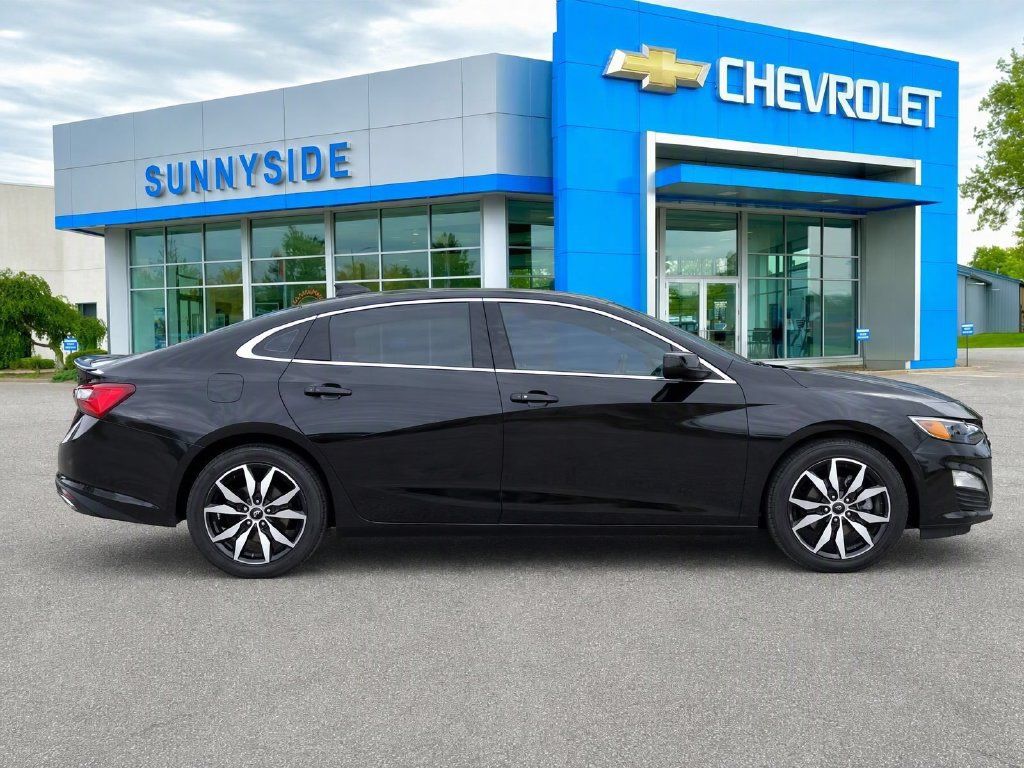 Used 2025 Chevrolet Malibu RS w/ LPO, Floor Liner Package FWD image 8