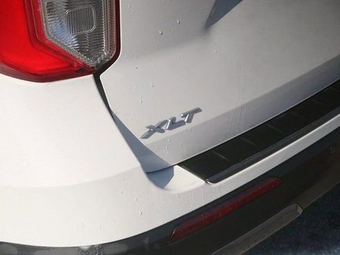 Used 2024 Ford Explorer XLT w/ Equipment Group 202A image 8