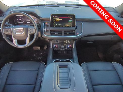 Used 2024 GMC Yukon SLT w/ SLT Luxury Package image 15