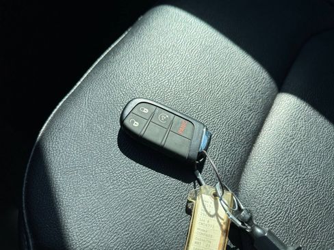 Used 2025 Jeep Compass Limited AWD/4WD image 25