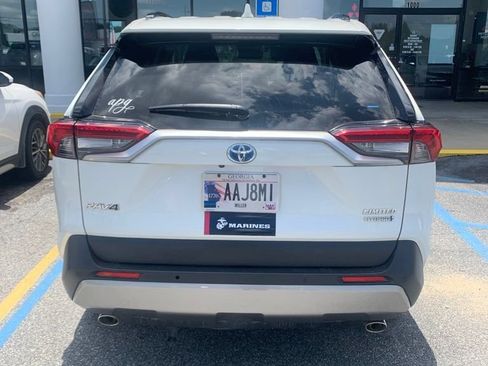 Used 2022 Toyota RAV4 Limited AWD/4WD image 4