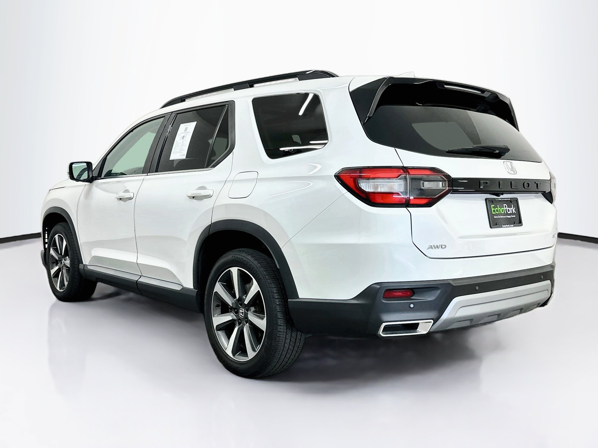Used 2025 Honda Pilot Elite image 5