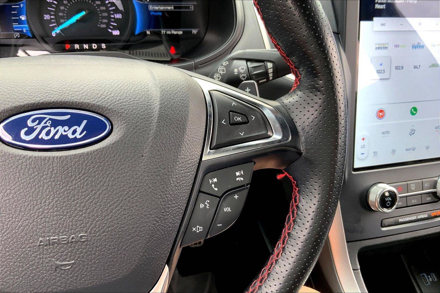 Used 2022 Ford Edge ST-Line w/ Class II Trailer Tow Package AWD/4WD image 17