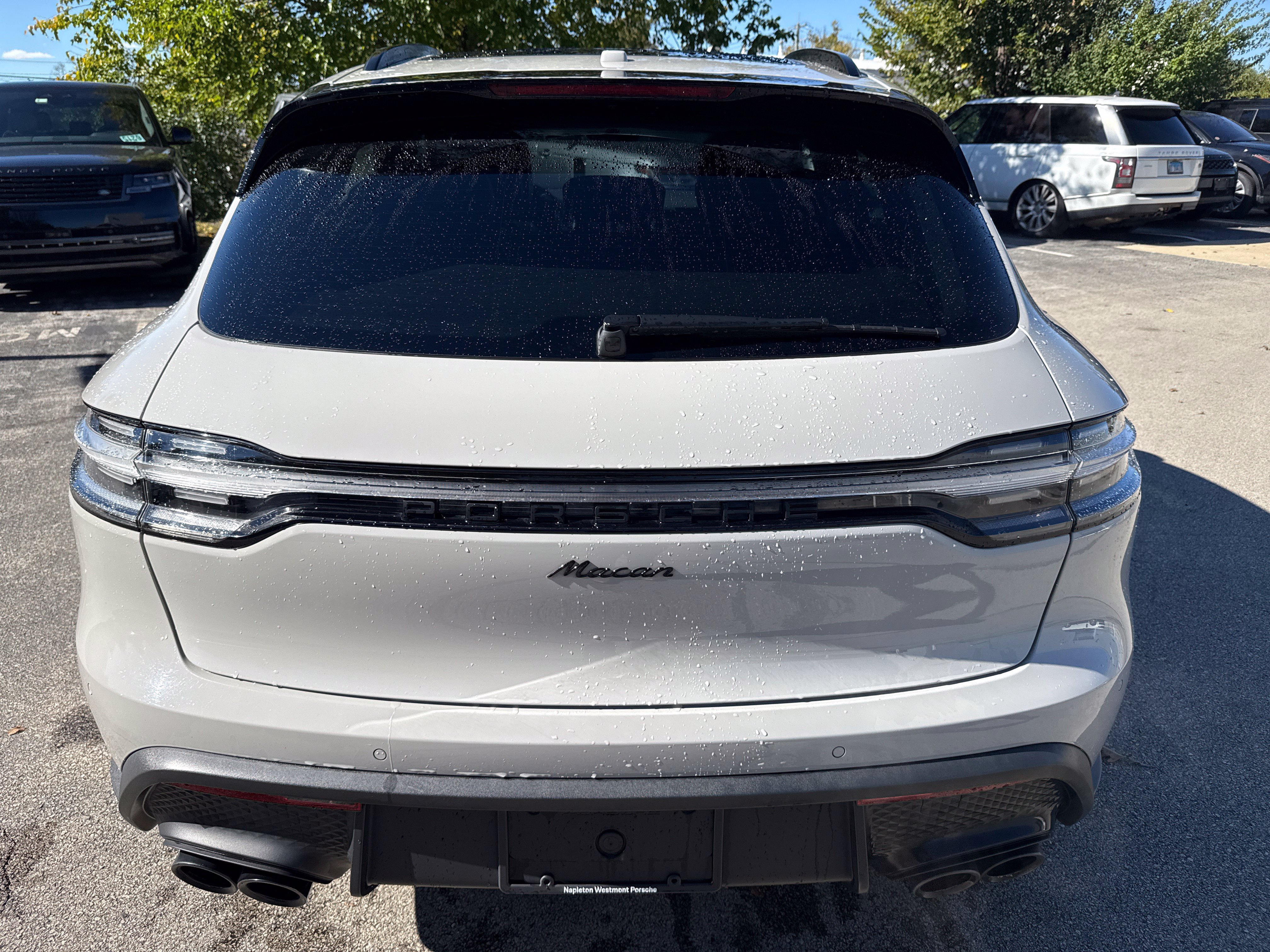 Used 2024 Porsche Macan AWD/4WD image 3