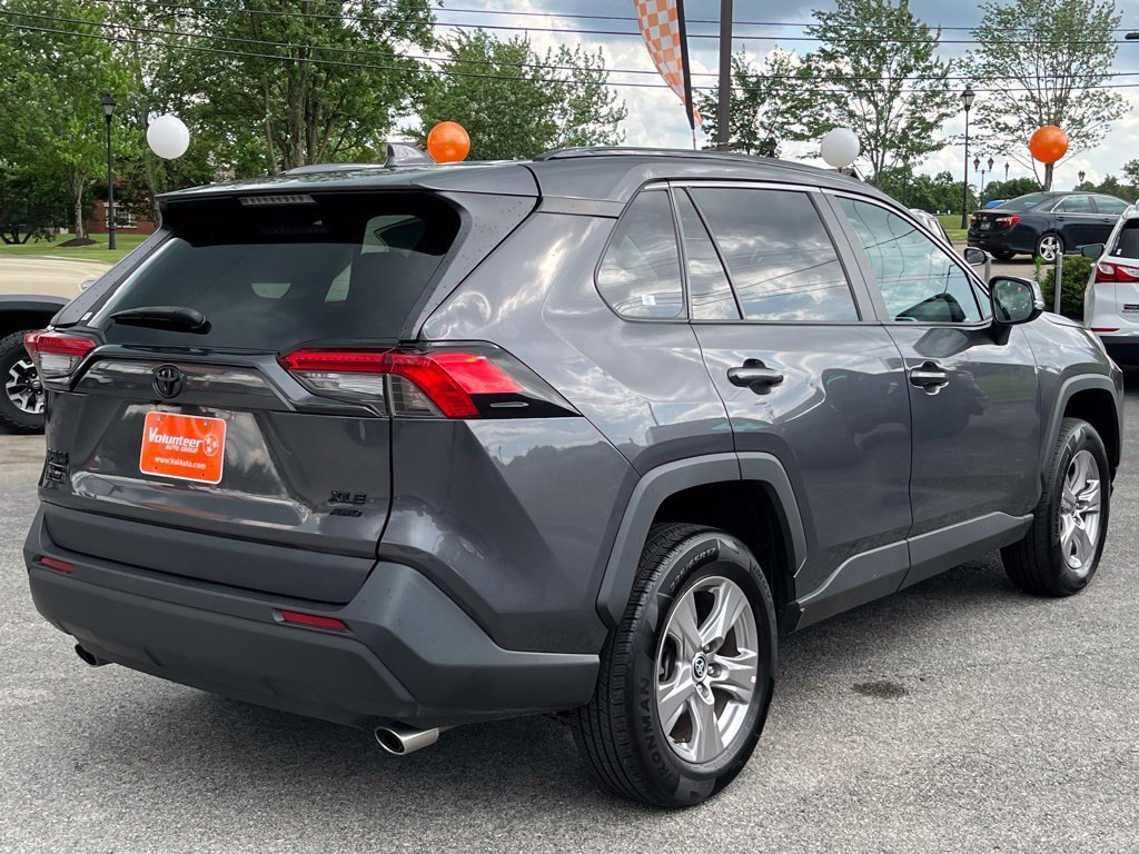 Used 2022 Toyota RAV4 XLE AWD/4WD image 9
