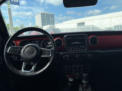 Used 2018 Jeep Wrangler Unlimited Rubicon image 12