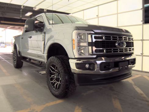 Used 2024 Ford F250 XLT w/ FX4 Off-Road Package AWD/4WD image 4