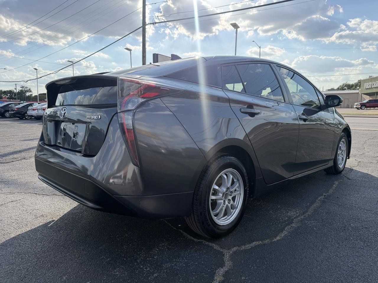 Used 2017 Toyota Prius Two FWD image 5