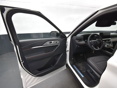 New 2026 Ford Explorer ST-Line image 8