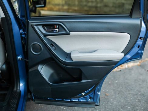 Used 2017 Subaru Forester 2.5i Limited image 16