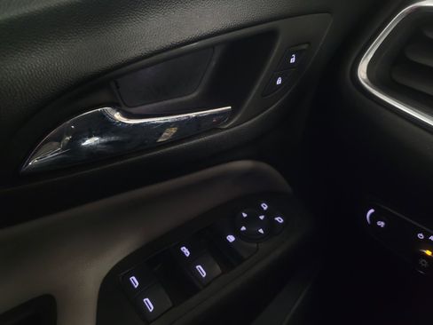 Used 2020 Chevrolet Equinox LS AWD/4WD image 27