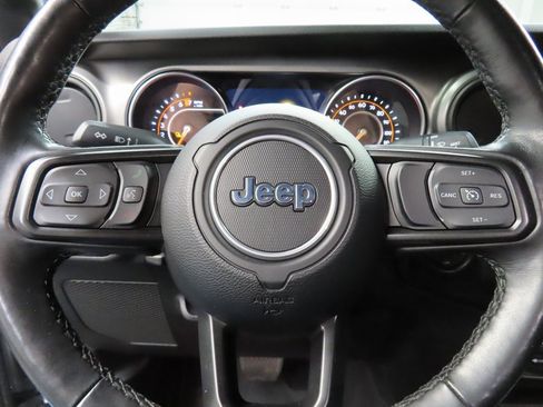 Used 2021 Jeep Gladiator Sport image 47