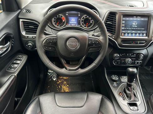 Used 2022 Jeep Cherokee Trailhawk w/ Premium Leather Package image 13