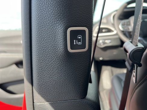 New 2026 Chrysler Pacifica Select image 20
