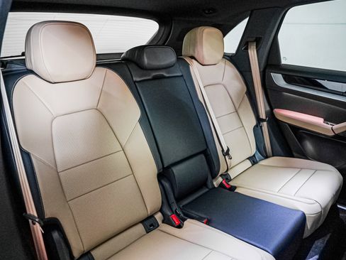 New 2026 Porsche Cayenne E-Hybrid image 6