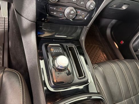 Used 2018 Chrysler 300 S w/ 300S Premium Group RWD image 20