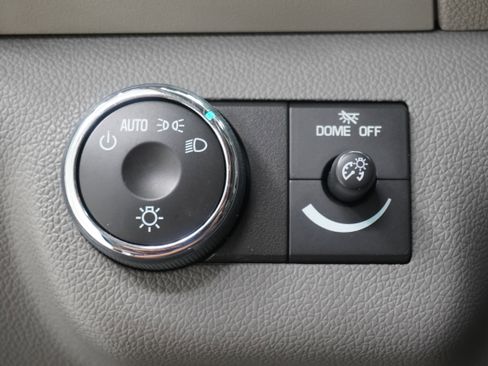 Used 2009 Chevrolet Traverse LT FWD image 22