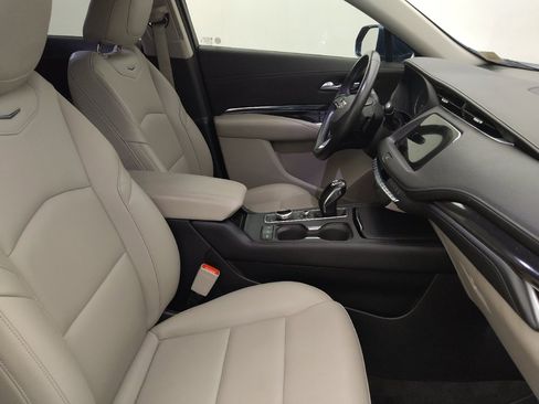 Used 2019 Cadillac XT4 Luxury FWD image 21