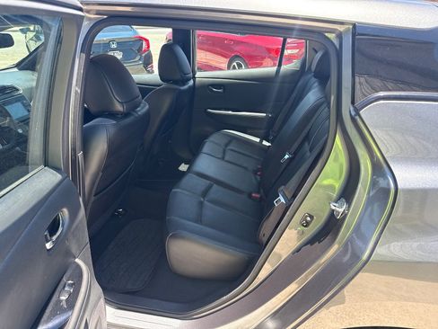 Used 2018 Nissan Leaf SL w/ SL Technology Package FWD image 12